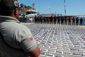 Incautado bote en Sucre que zarparía a Europa con más de una tonelada de cocaína