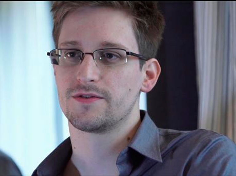 Snowden afirma EEUU busca ocultar con “Ovnis” el ataque a Nord Stream