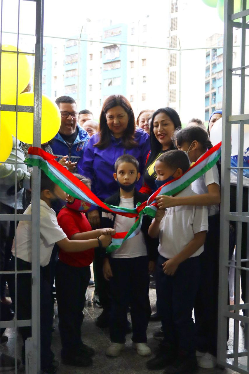 Entregan rehabilitada la escuela Virginia Ruiz en El Paraíso