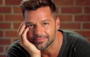 Ricky Martin enloquece a sus fanáticos con video desnudo ????????