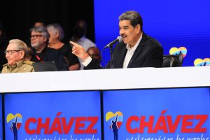 Maduro: el pueblo debe rechazar las fuerzas disolventes de la patria