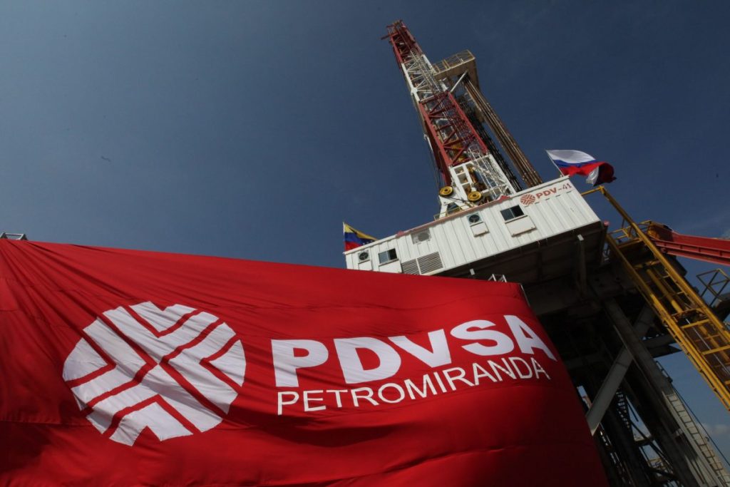 Maduro suspende comisión reestructuradora de PDVSA