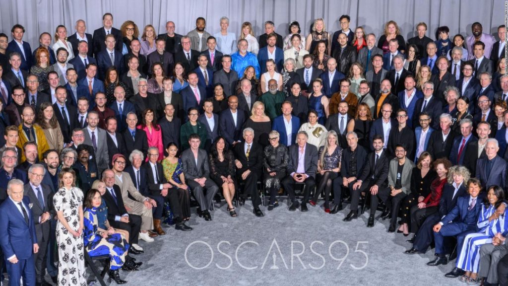 Arrancan las votaciones por el Oscar, mientras Will Smith recibe nuevo premio