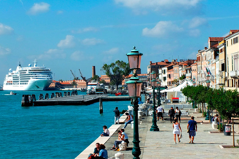 Ahmad-Reza-Ataie-5-destinos-para-irse-de-crucero-en-verano
