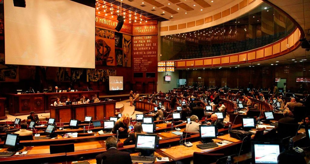 Ecuador: Parlamento inicia debate sobre juicio a Lasso