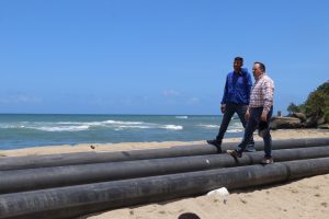 Avanzan trabajos de construcción de tubería submarina en La Guaira