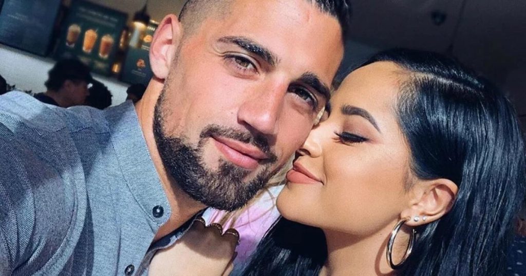 Becky G reaparece tras escándalo de infidelidad