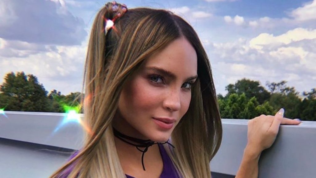 Belinda fue lastimada por un obsesivo fanático en pleno escenario