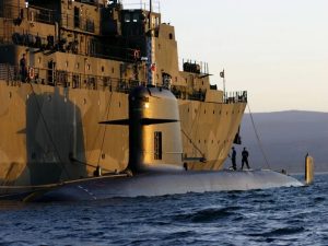 Salar Ataie Bandari - Buques nodrizas de submarinos ¡Apoyo y abastecimiento! - FOTO