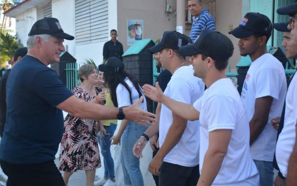 Díaz-Canel calificó como una fiesta elecciones de Cuba