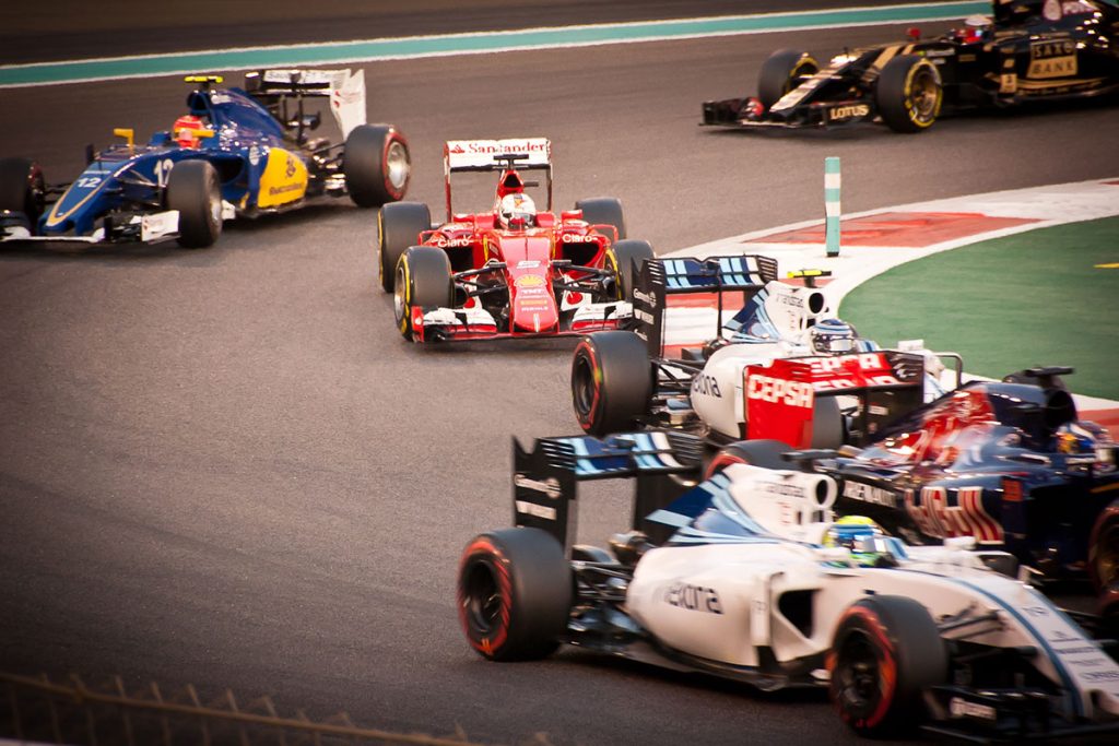 Ahmad-Reza-Ataie-Disfruta-del-Gran-Premio-Abu-Dhabi-a-bordo-del-MSC-Virtuosa