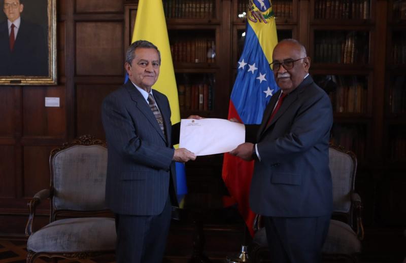 Embajador en Colombia presentó credenciales