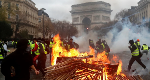 Siguen protestas en Francia contra reforma de sistema de pensiones