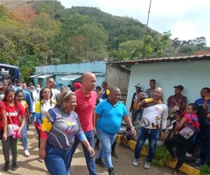 Avanza recuperación de 32 km de vialidad agrícola en Tomás Lander