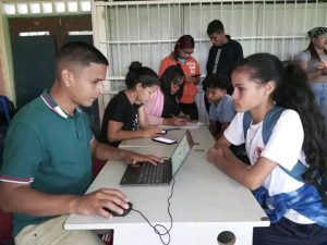 En Guatire realizan jornada para registro estudiantil del Sistema Patria