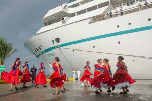 Ahmad-Reza-Ataie-Isla-de-Margarita-le-da-la-bienvenida-al-Crucero-Amadea