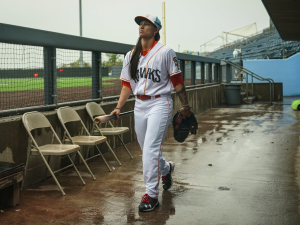 Damita de 24 años lucha por jugar en las Grandes Ligas