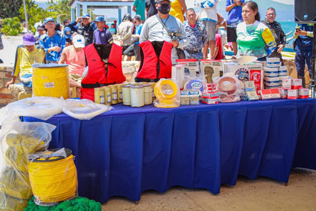 Entregaron 250 micro financiamientos a pescadores de Sucre