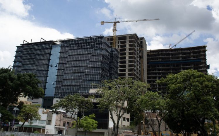 Las 7 torres en Las Mercedes que estaban construyendo dueños de Constructora HP que están detenidos