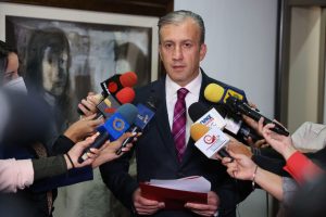 Ministro para el Petróleo, Tareck El Aissami presentó su renuncia