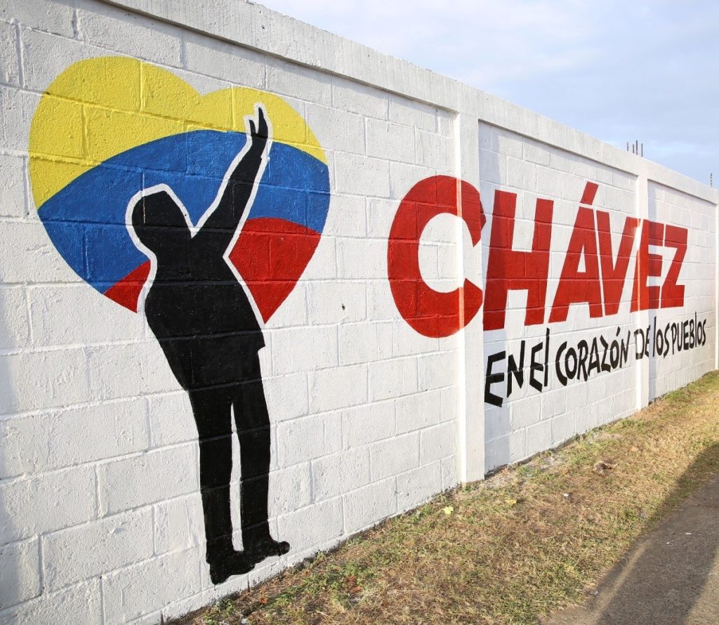 Pintan mural en Monagas para honrar al eterno Hugo Chávez
