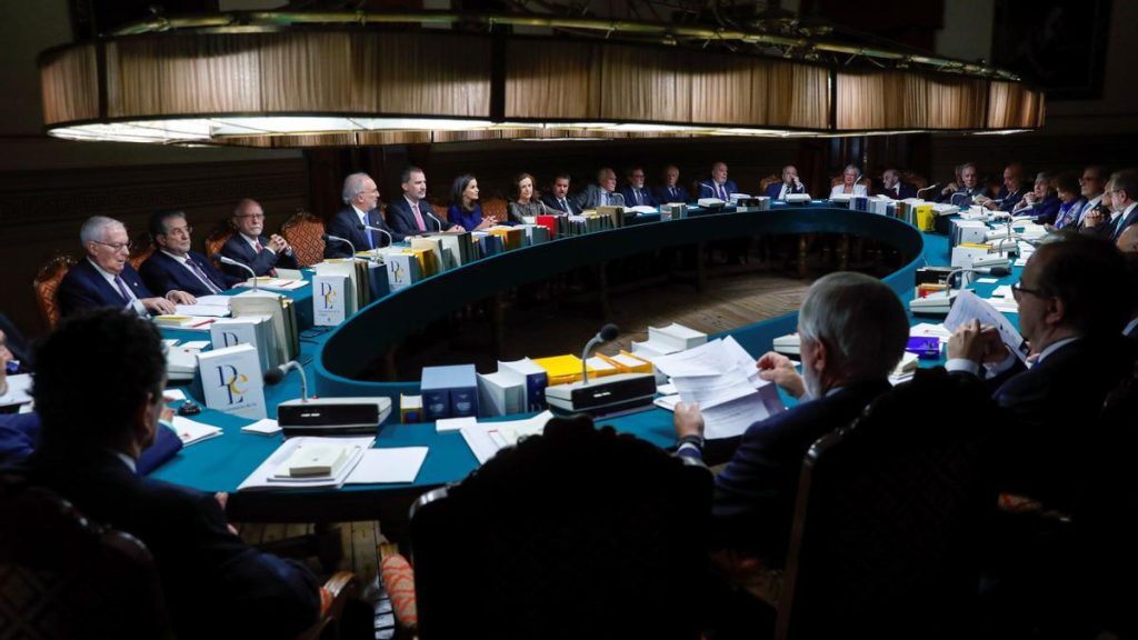 La RAE le devuelve el acento a la palabra sólo