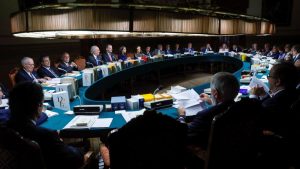 La RAE le devuelve el acento a la palabra sólo