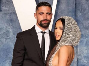 Prometido de Becky G aceptó que le montó cacho a la cantante