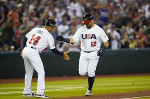 El poder de Schwarber guió la victoria de EEUU ante Gran Bretaña