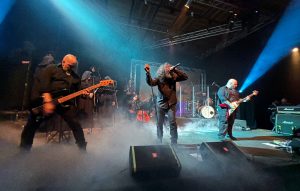 Stratuz ofreció un show histórico dictando cátedra en el metal-extremo