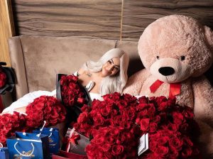 Yailín y Anuel celebran la llegada de la bebé Cattleya