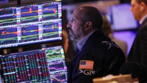 Acciones de bancos estadounidenses se desploman luego del discurso de Biden sobre la economía