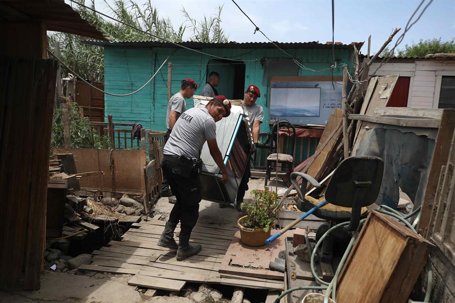 Declaran estado de emergencia en Perú tras paso del ciclón Yaku