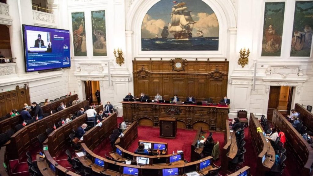 Nuevo proceso constituyente arranca en Chile con el comité de expertos