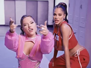 Becky G se besó con Natti Natasha en Coachella ????????