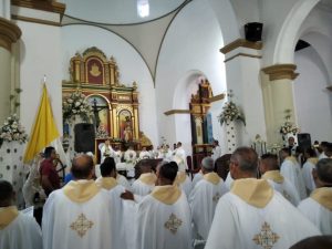 Aragüeños participaron en Misa Crismal