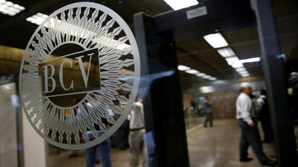 El dólar oficial cerró en 24,64 bolívares este 21 de abril de 2023