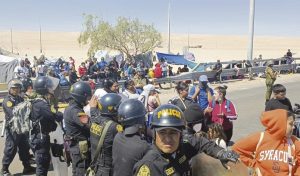 "Quedan en el limbo", la crisis migratoria en frontera entre Chile y Perú