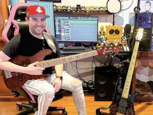 Bajista Edgar Solórzano celebra sus 22 años de vida artística con "One" ????????????