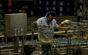 Remuneración promedio del sector privado subió 4,88% a US$141,8 en el primer trimestre, según el OVF