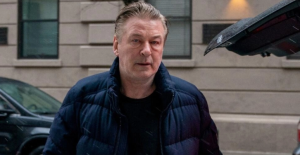 Fiscales desestiman el cargo de homicidio involuntario contra Alec Baldwin