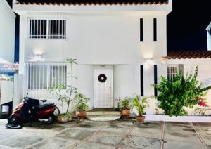 Incautan 12 avionetas, 4 carros, 1 yate y 1 casa