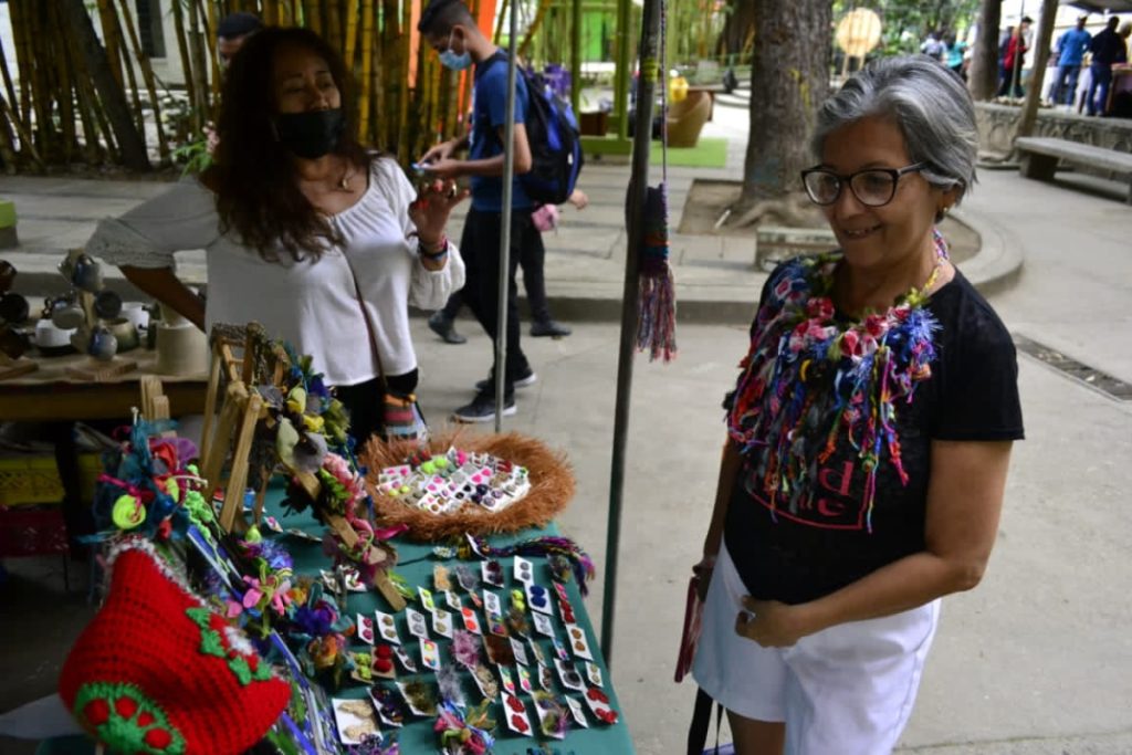 Artesanos y artistas tomaron el Eje del Buen Vivir