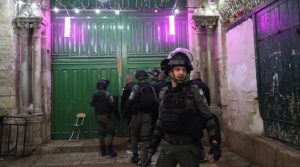 Aumenta a 300 cifra de heridos por ataque israelí a mezquita en Jerusalén