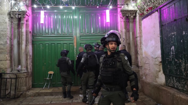 Aumenta a 300 cifra de heridos por ataque israelí a mezquita en Jerusalén