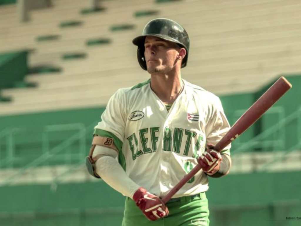 Batea como Pete Rose un cubanito evasor