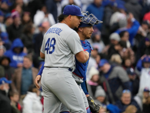Brusdar Graterol sumó su primer salvado del año
