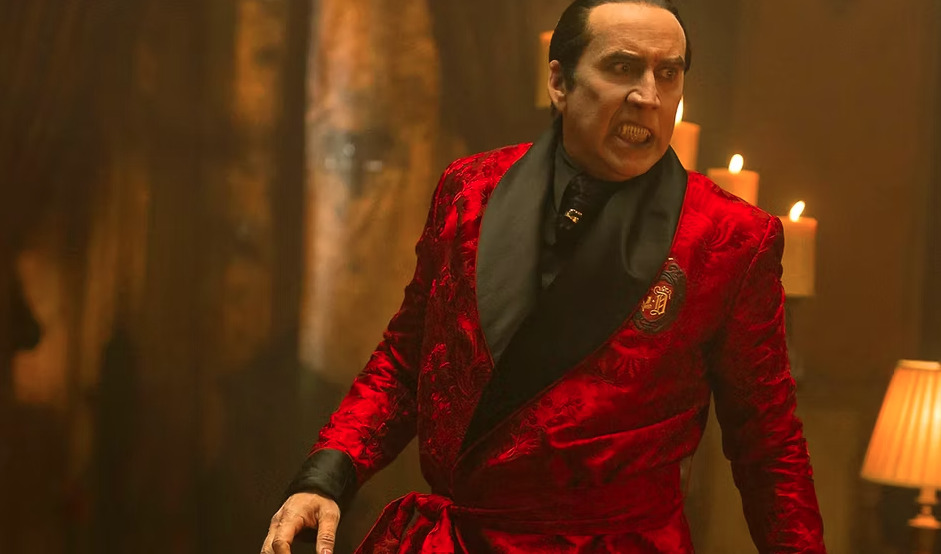 Las críticas de Renfield elogian el gore cómico y el elegante Drácula de Nicolas Cage