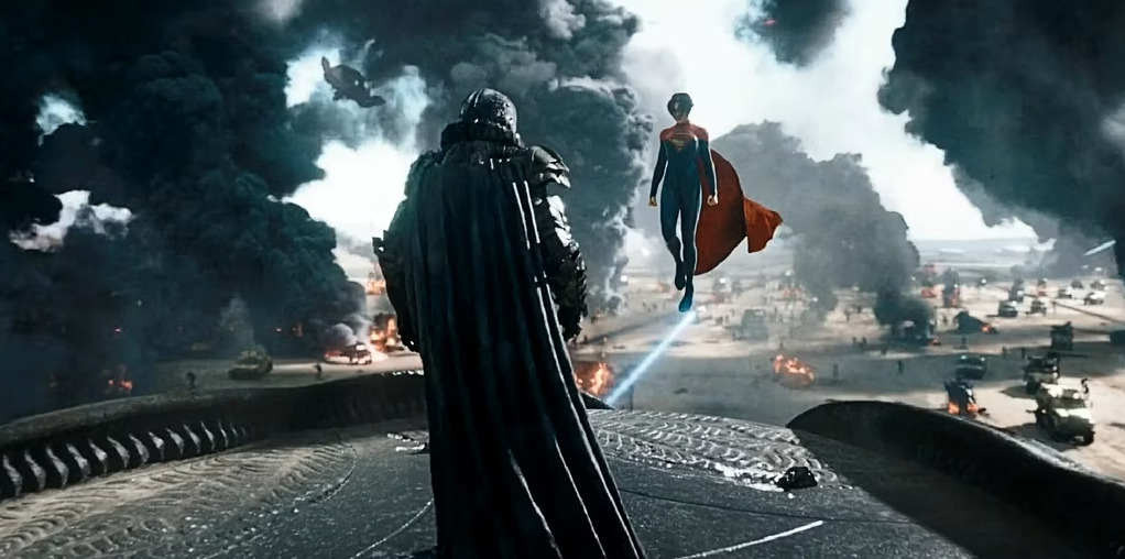 El tráiler de la película de The Flash revela un nuevo vistazo a Supergirl contra Zod