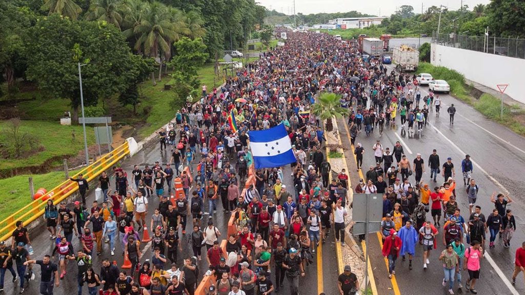 Gobierno mexicano promete "libre tránsito" para la caravana migrante que partió desde Guatemala